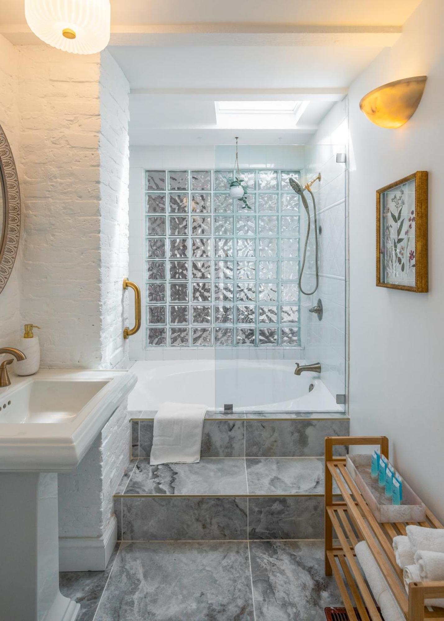 Modern Marvel At Villa Philadelphia